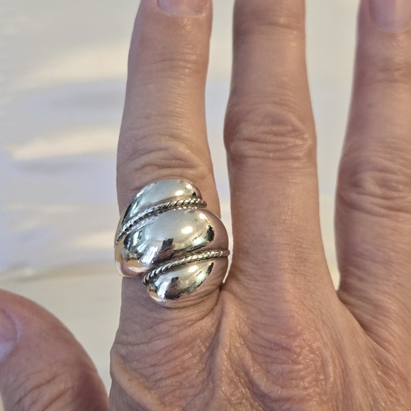 ESPO Silver Twisted Rope Design Ring - Picture 3 of 4